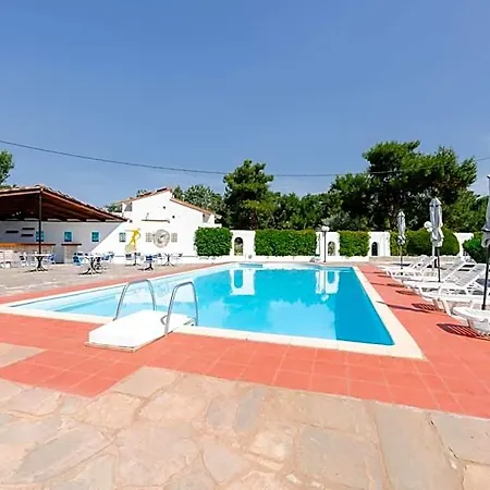 Artemis Hotel